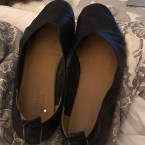 Black ballet flats
